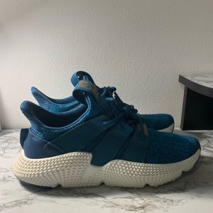 Adidas shoes women’s size 9